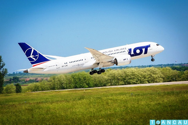 Đặt vé máy bay hãng LOT Polish Airlines giá rẻ ưu đãi